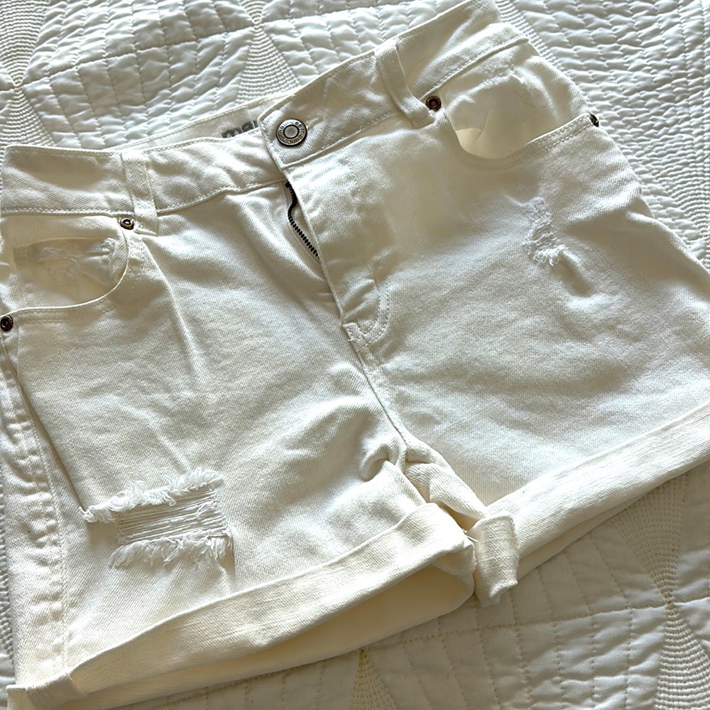 Maurice’s white denim short